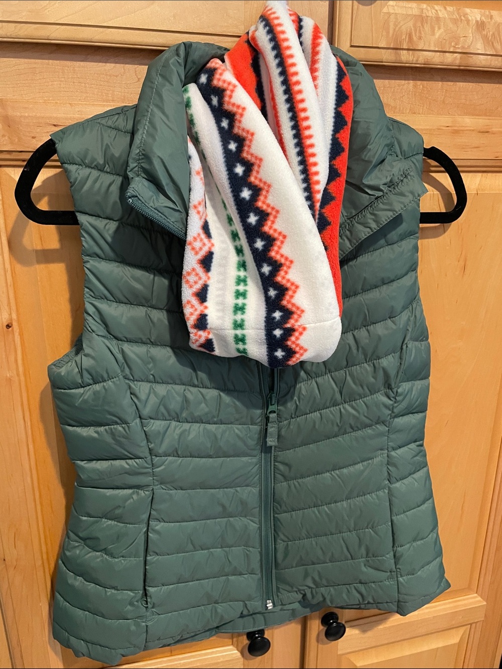 Old Navy Active Vest XS and Neck Warmer ONE SIZE NWOT